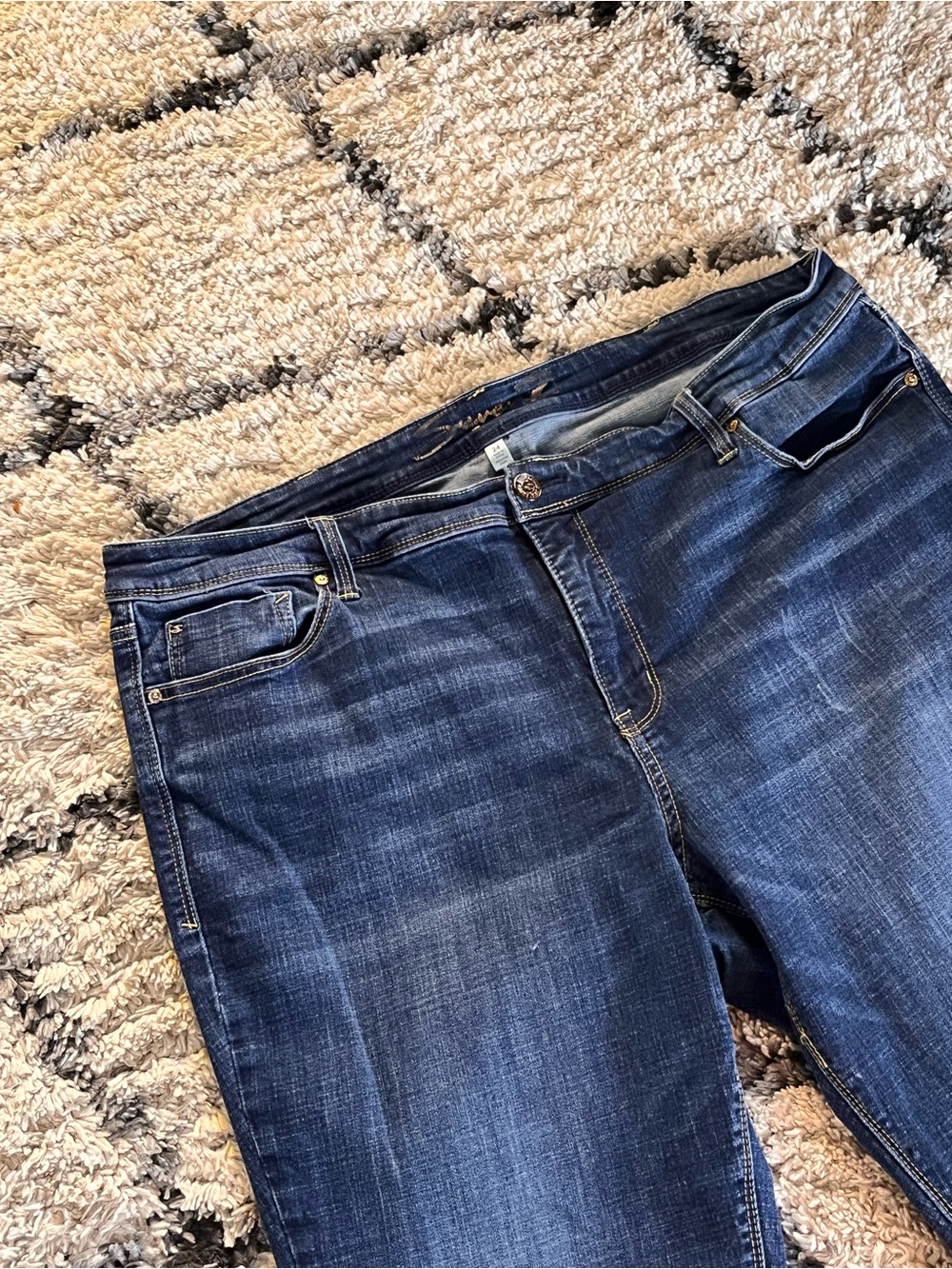 Seven7 Women’s Bootcut Jeans Dark Wash Stretch Denim Mid Rise Size 24 - Picture 2 of 7